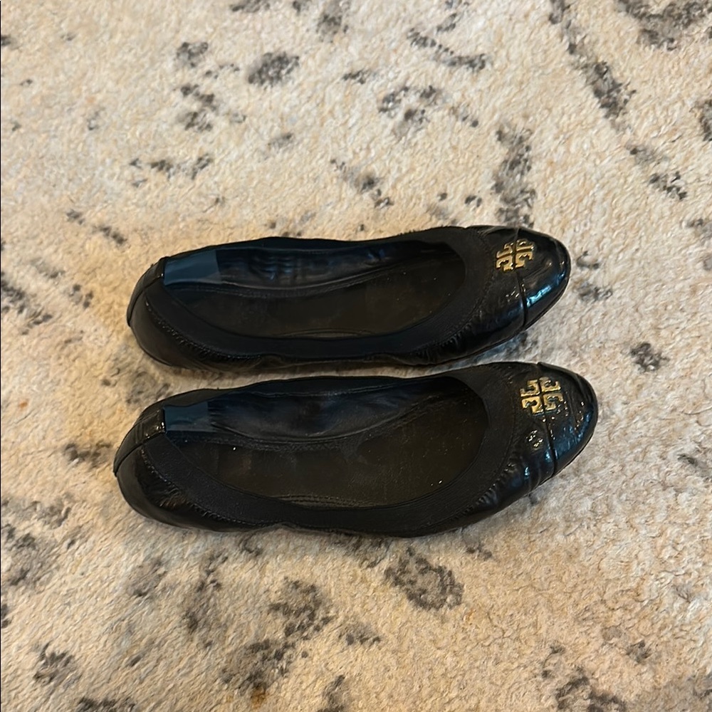 Tory Burch Black and Gold Women's Flats